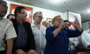 Erundina discusa no ato contra golpismo_conceicaooliveira_set2010