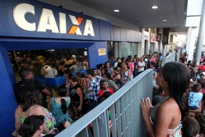 Agência da Caixa na Zona Norte do Recife, no domingo 29 de maio - Estadão