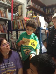 Fabi, com o filho João Pedro na BP Coque, recitador-mirim 
