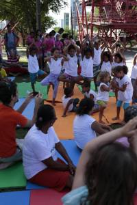 Oficina de Yoga na Academia da Cidade no Coque- Fotos: cobertura coletiva #CoqueRExiste