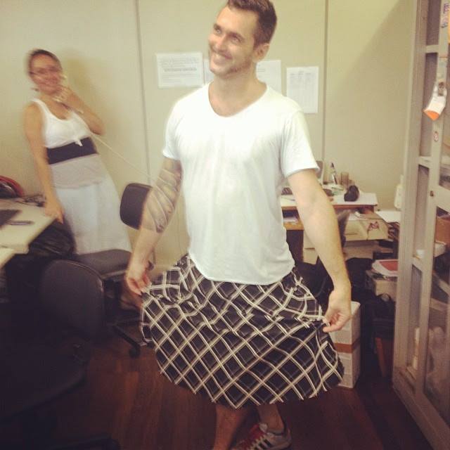 André Amaral: saia e ousadia para espantar o calor