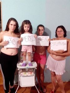 Campanha mobilizou mulheres e família de mulheres em todo o Brasil - Foto capturada no FB 
