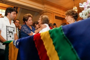 A presidenta Dilma e a viúva Zélia Andrade Lima no velório de Suassuna - Foto: Roberto Stukert Fo/PR