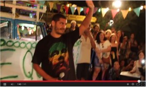 Criolo, talento que não se nega à palavra certa onde e quando faz diferença - Foto: printada do vídeo da apresentação postado no Youtube 