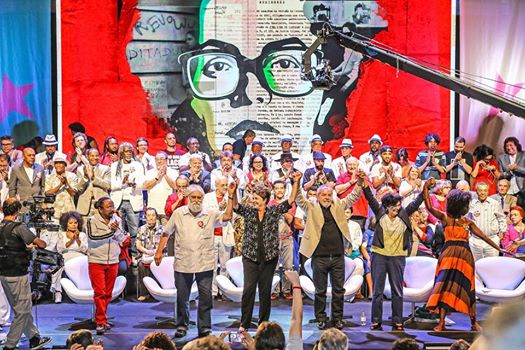 Ato Cultural dos artistas com Dilma e Lula, no Rio - Foto:  Blog do Rovai