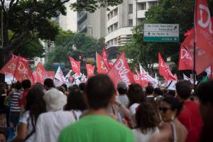 Passeata no centro, comício com Lula em Santa Tereza. É Beagá com Dilma - Foto: Muda Mais/FB