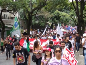 Juventude presente em ato e passeata no 1º de Maio em Beagá - Foto: Rogério Hilário/CUTMG