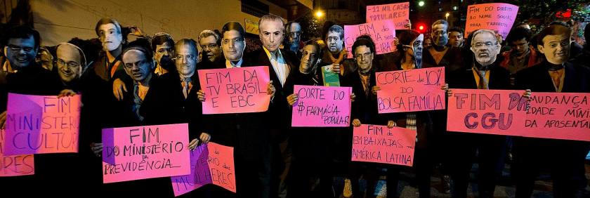 Artistas em ato #OcupaFunarte em São Paulo, nesta quinta 19 - Foto: Lina Marinelli/Jornalistas Livres 