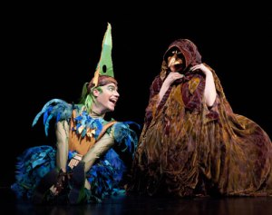 Papageno e a velhas senhora na ópera Flauta Mágica, de Mozart