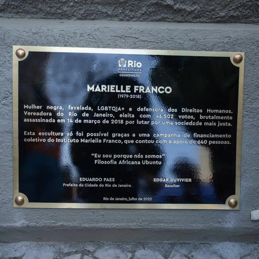Placa da estátua Marielle Franco - InstMF